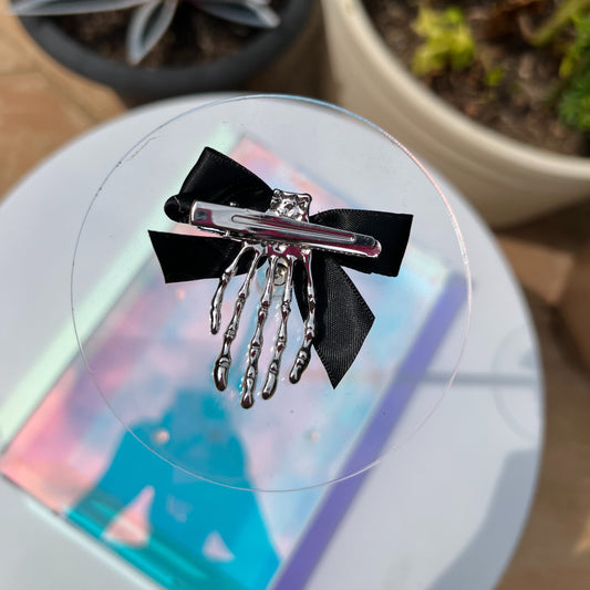 SKELETON HAND HAIR CLIP image 1